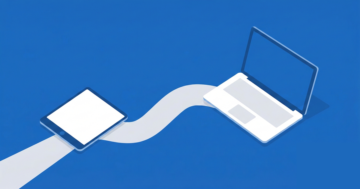 プログラミング学習において、子どもの発達段階に合わせてタブレットからPCへと移行する様子を表現したミニマルなイラスト